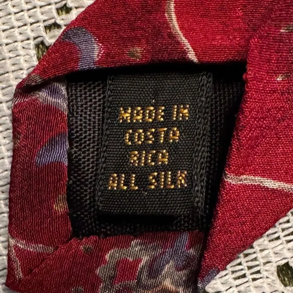 Bill Blass Necktie Red Silk Floral Geometric Medallion Foulard Mens Tie 60